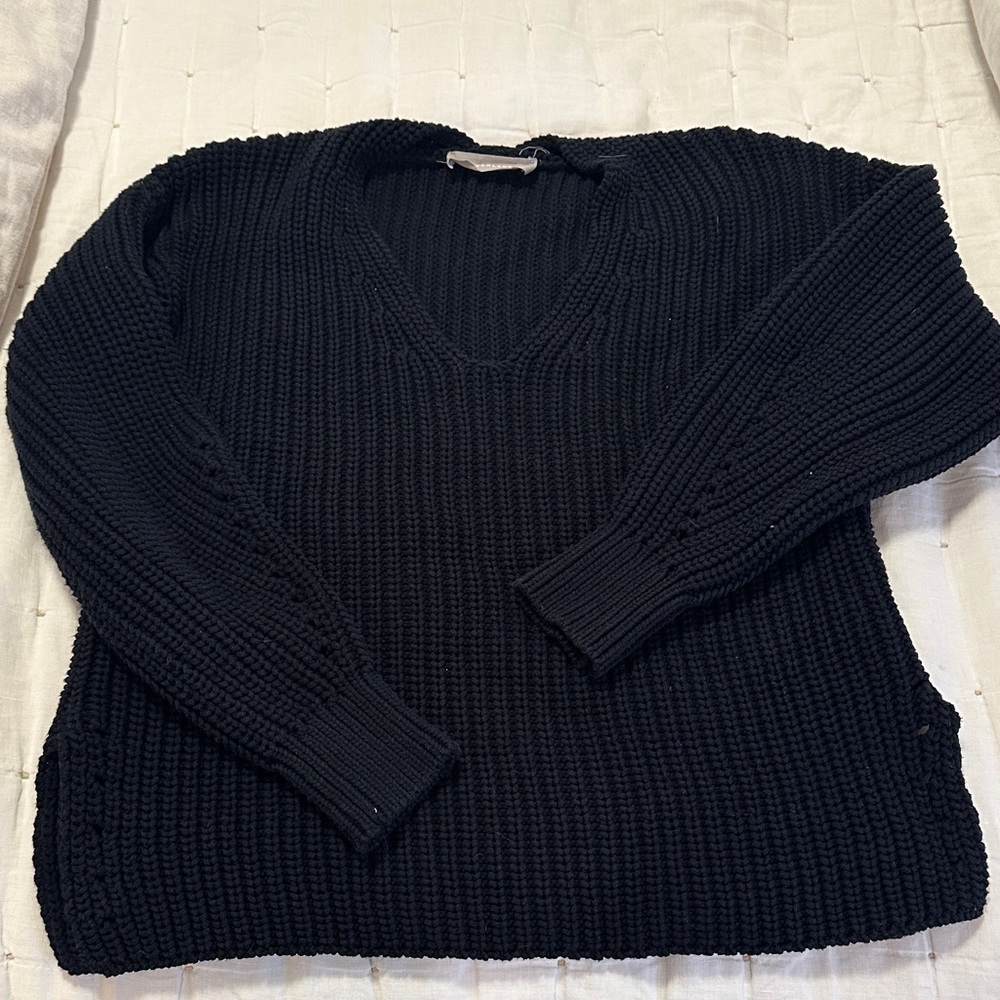 Everlane Midnight Knit V-Neck Sweater